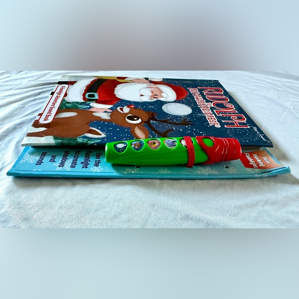 Rudolph the Red-Nosed Reindeer Flashlight Adventure Sound Book – Play-a-Sound - Picture 4 of 7